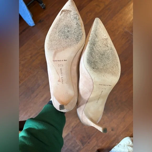 Manolo Blahnik Blush Suede Pointed-Toe Pumps - Picture 6 of 6